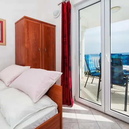 Sea View7 Apartman Pisak